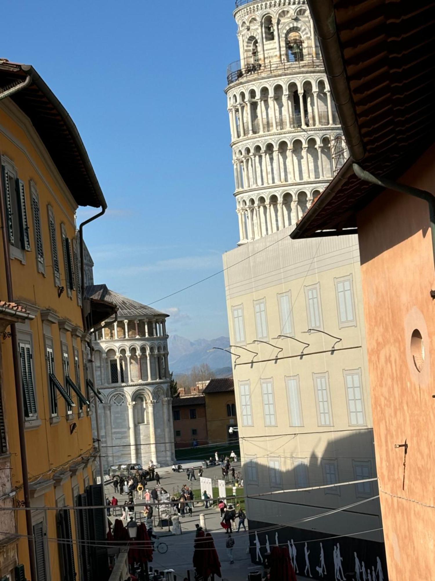 Window To The Tower Acomodação com café da manhã Pisa Exterior foto